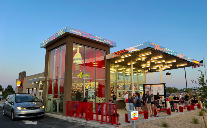 Pictures of Retail property located at 125 N McQueen Rd, Chandler, AZ 85225 for comps - image #1