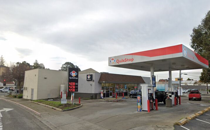 Pictures of Retail property located at 20757 Lake Chabot Rd, Castro Valley, CA 94546 for sales - image #1