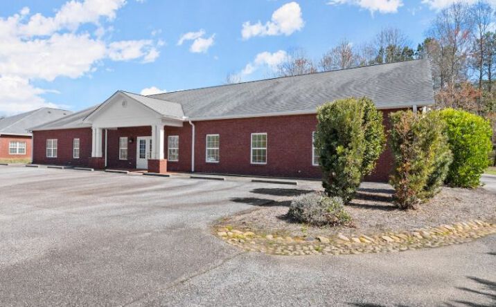 Pictures of Retail, Office, Industrial, Special Purpose property located at 135 Midway Crossing, Cornelia, GA 30531 for sales - image #1