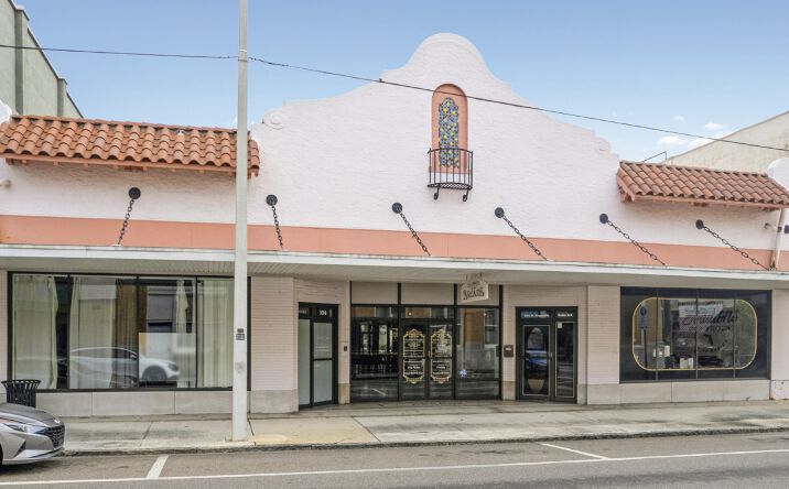 Pictures of Retail, Office, Mixed Use property located at 104 W Reynolds St, Plant City, FL 33563 for sales - image #1