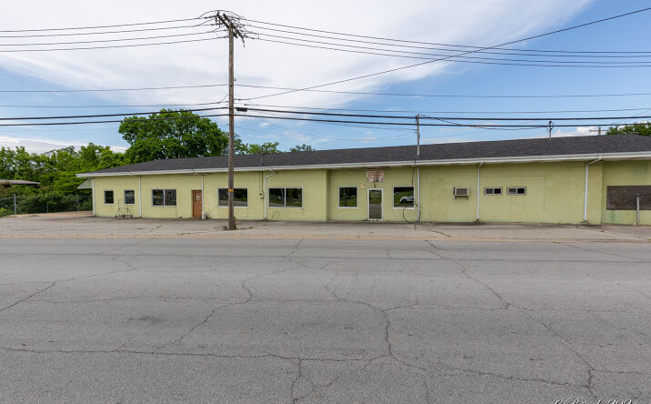 Pictures of Industrial property located at 604 Missouri Ave, West Plains, MO 65775 for sales - image #1