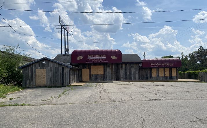 Pictures of Retail property located at 6015 ANN ARBOR RD, Jackson, MI 49201 for sales - image #1