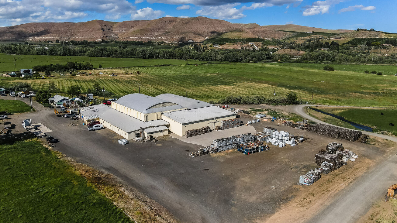 91 Charlie Ln, Naches, WA 98937