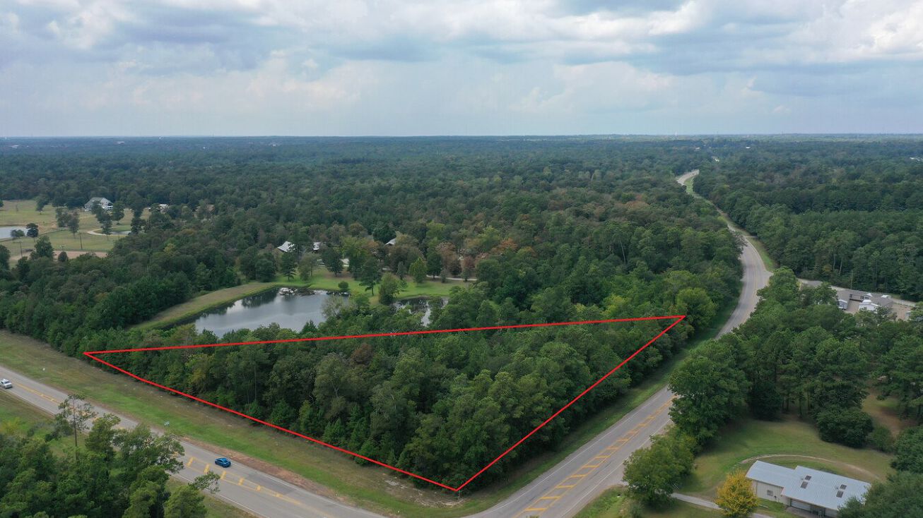 Seven Coves Rd, Willis, TX 77378