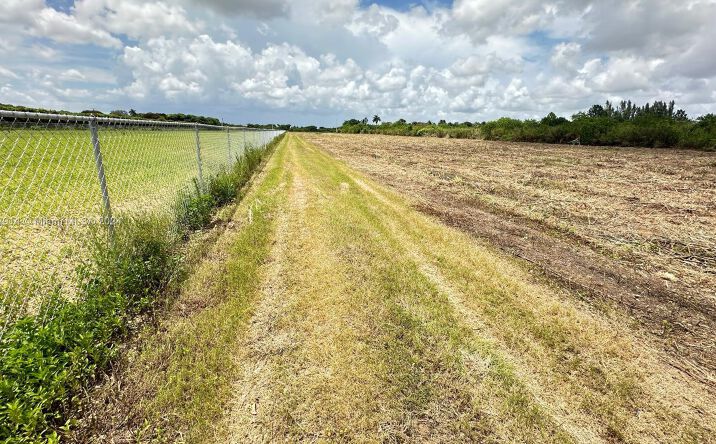 Pictures of Land property located at 14300 SW 200, Miami, FL 33177 for sales - image #1