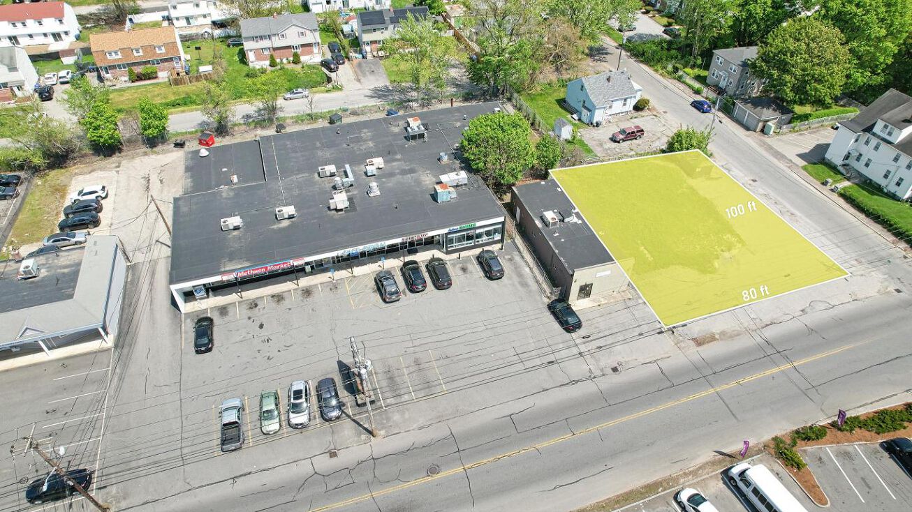 37 Jackson St, Methuen, MA 01844