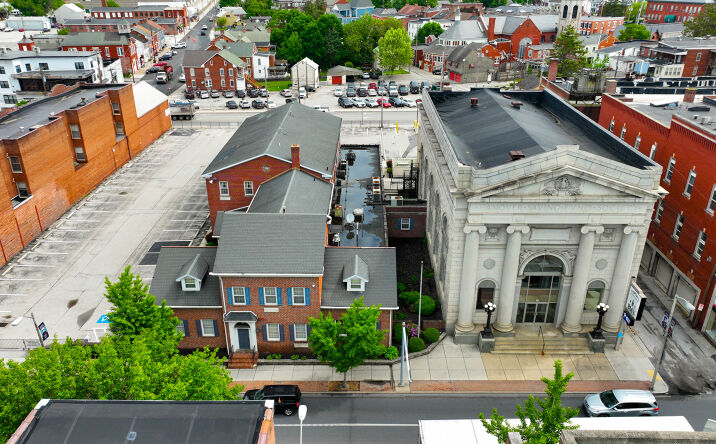 Pictures of Office property located at 25 Carlisle St, Hanover, PA 17331 for sales - image #1