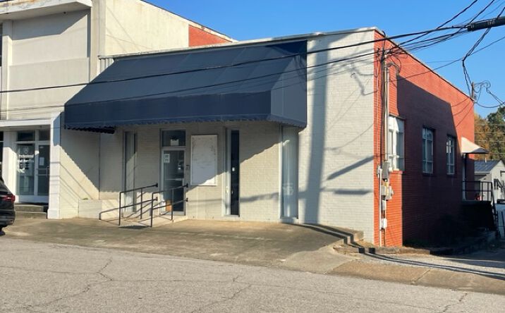 Pictures of Office property located at 119 Courthouse Dr, Elizabethtown, NC 28337 for sales - image #1