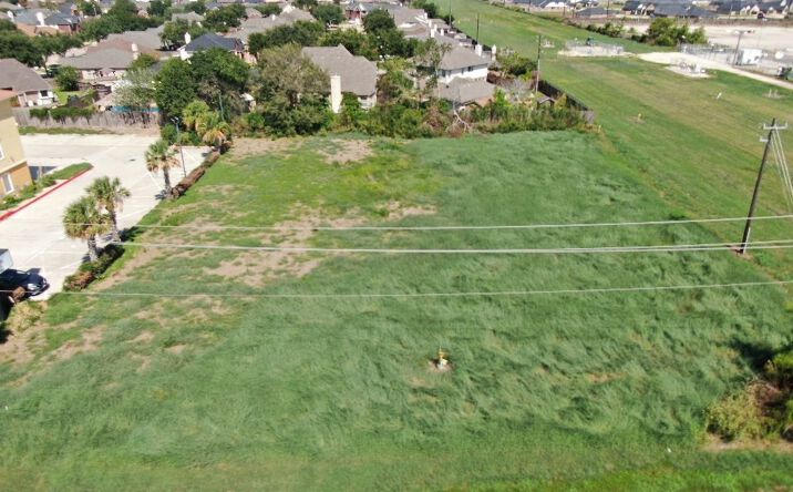 Pictures of Land property located at 1103 Fairmont Pkwy, Pasadena, TX 77504 for sales - image #1