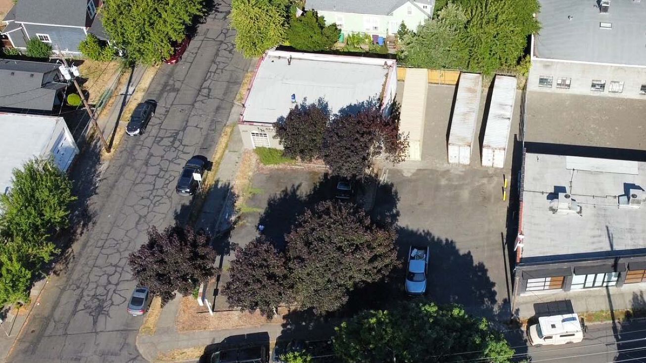 SE Milwaukie Ave, Portland, OR 97202