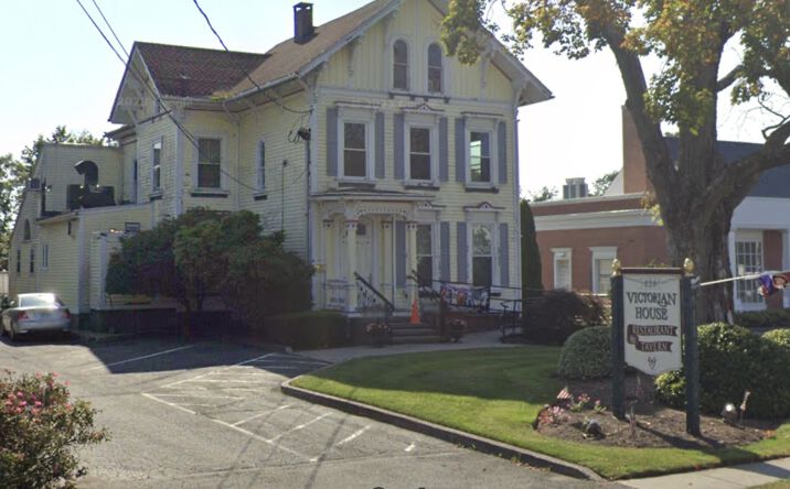 image of property at 226 MAPLE AVE Cheshire CT 06410-2505
