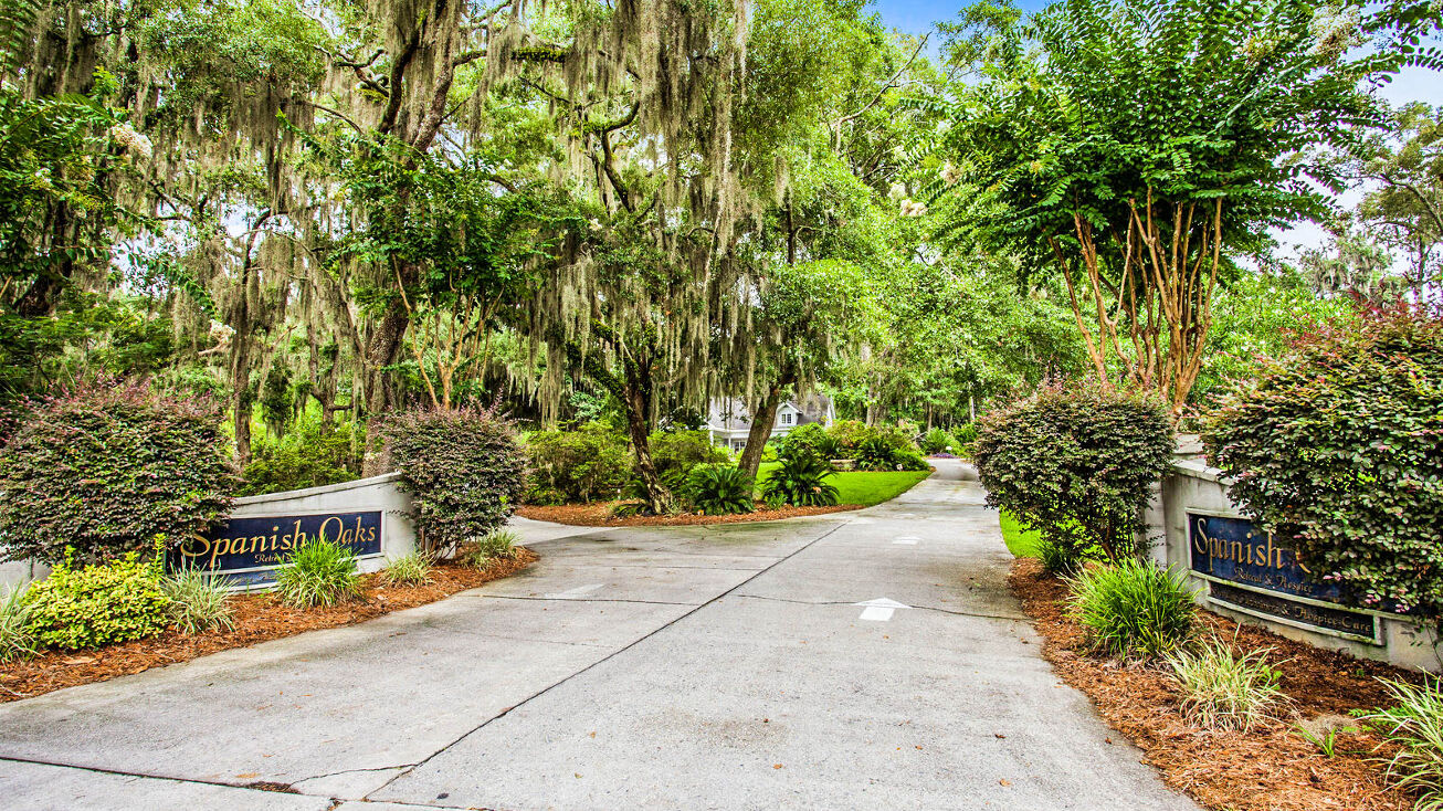 1851 Whitefield Ave, Savannah, GA 31406