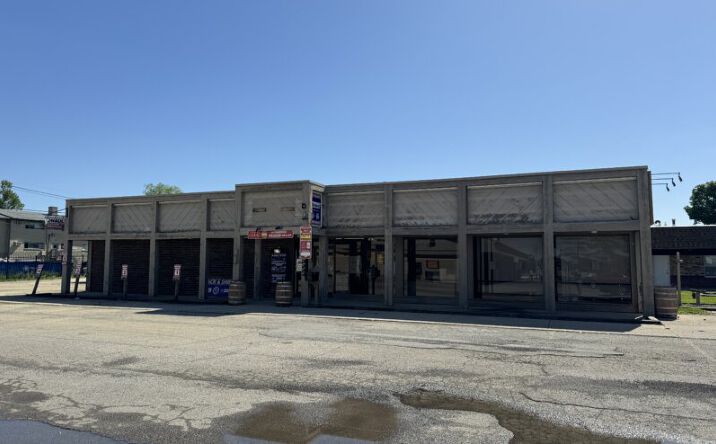 Pictures of Retail property located at 2206 W Springfield Ave, Champaign, IL 61821 for sales - image #1