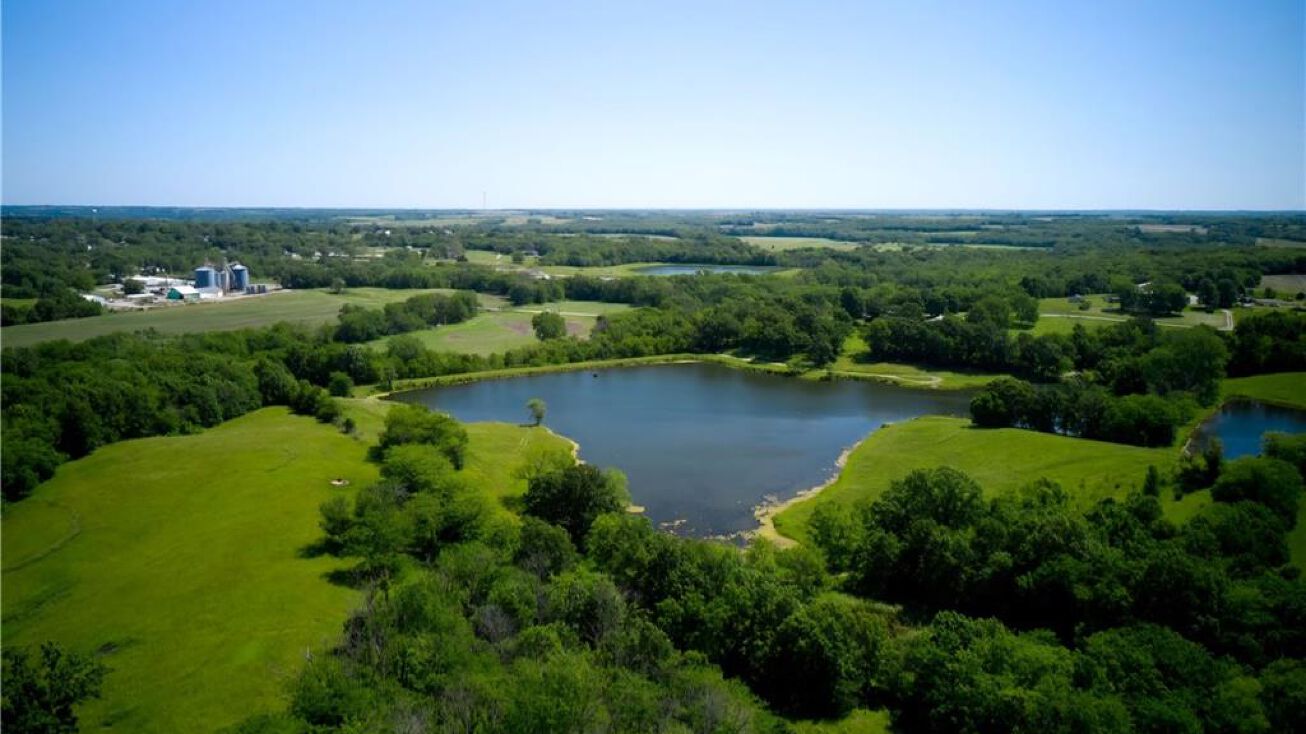 SW Davis Road, Maysville, MO 64469