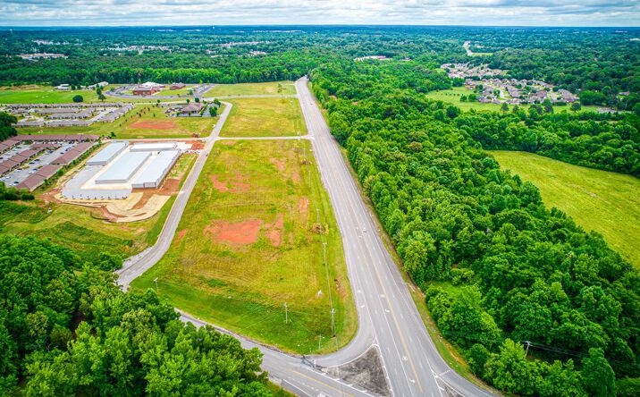 Pictures of Land property located at Lot 8 Glory Way, Florence, AL 35633 for sales - image #1