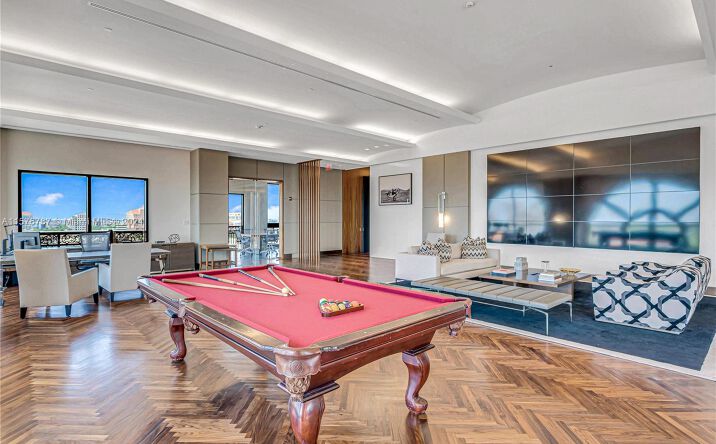 Pictures of Office property located at 2020 Ponce De Leon Blvd, Coral Gables, FL 33134 for sales - image #1
