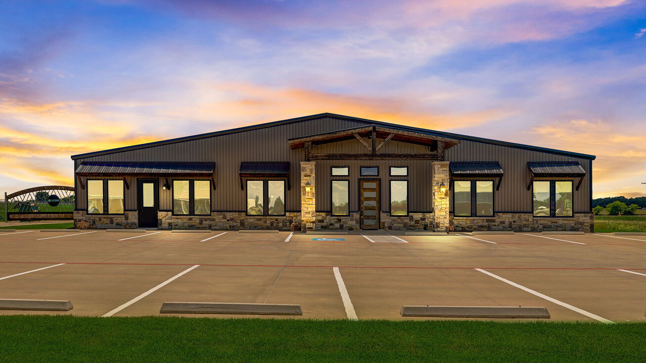 421 Hoyt Rd, Waxahachie, TX 75167