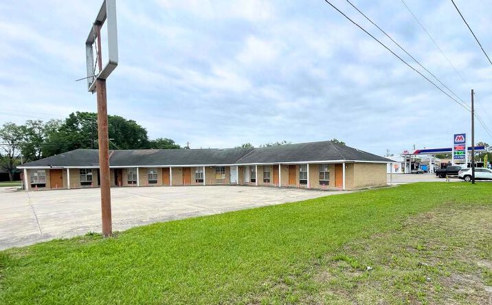 Pictures of Hospitality, Office, Retail property located at 4602 Avenue H, Rosenberg, TX 77471 for sales - image #1