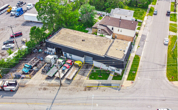 Pictures of Retail property located at 15500 Vincennes Rd, Phoenix, IL 60426 for sales - image #1