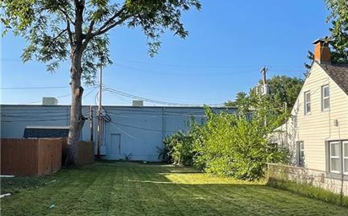 Pictures of Land, Multifamily property located at 208 W 81st Street, Kansas City, MO 64114 for sales - image #1