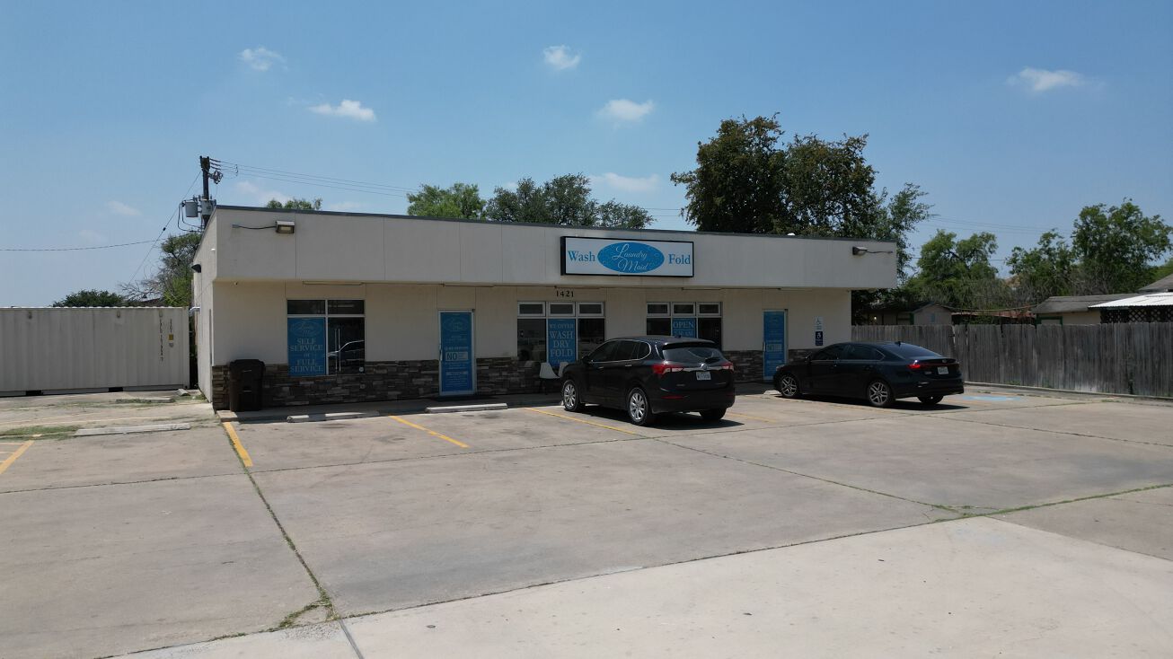 1421 E King Ave, Kingsville, TX 78363