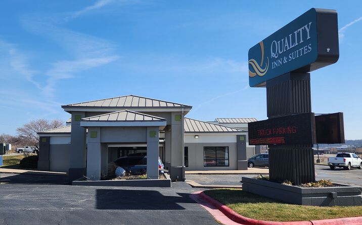Pictures of Hospitality property located at 6910 27th St, Moline, IL 61265 for sales - image #1