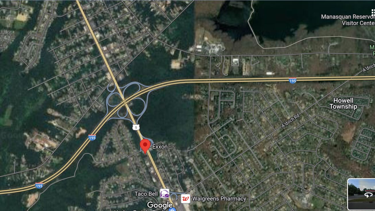 62 Pinewood Rd, Howell Township, NJ 07731