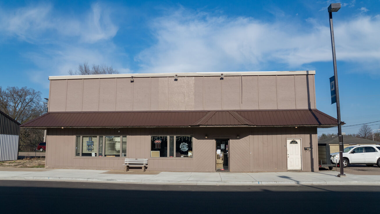 130 N Eau Claire St, Mondovi, WI 54755