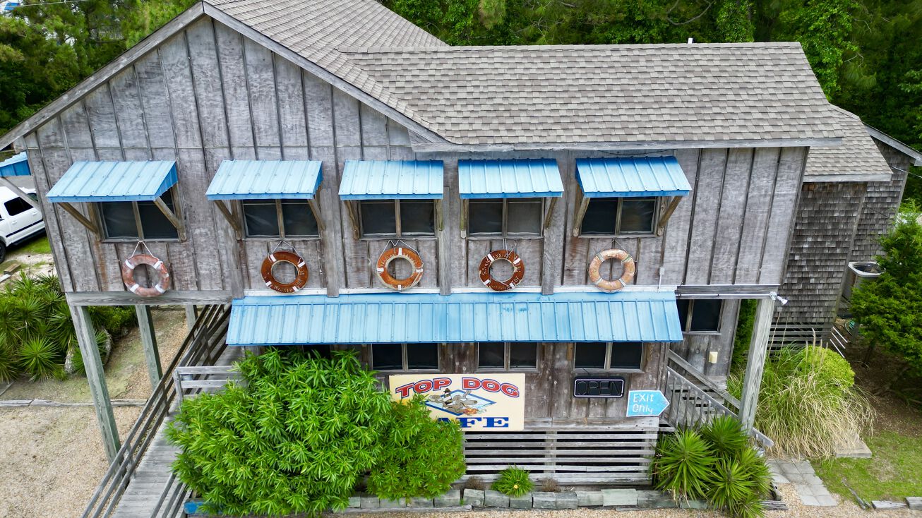 25202 Island Pines Dr, Waves, NC 27982