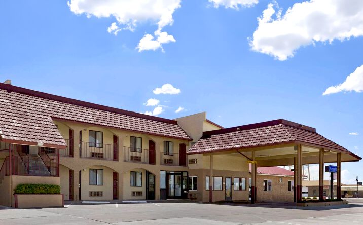 Pictures of Hospitality property located at 2418 Navajo Blvd, Holbrook, AZ 86025 for sales - image #1