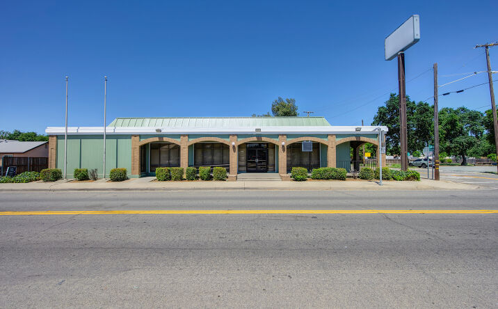 Pictures of Retail property located at 9410 Locust St, Knights Landing, CA 95645 for sales - image #1