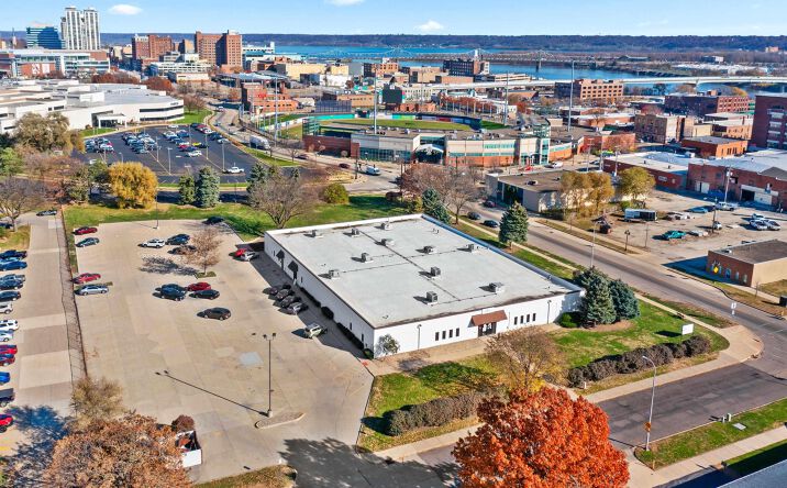 Pictures of Office property located at 406 ELM Street, Peoria, IL 61602 for sales - image #1