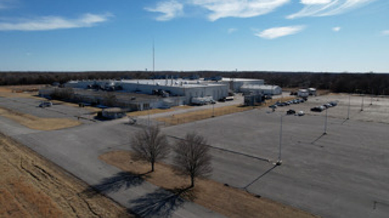 3551 2 Doniphan Dr, Neosho, MO 64850