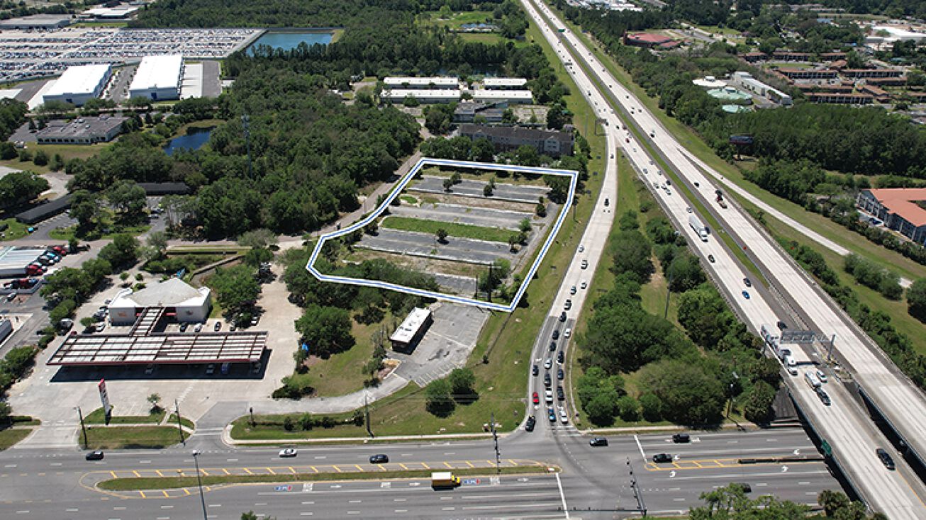 10550 Balmoral Cir W, Jacksonville, FL 32218