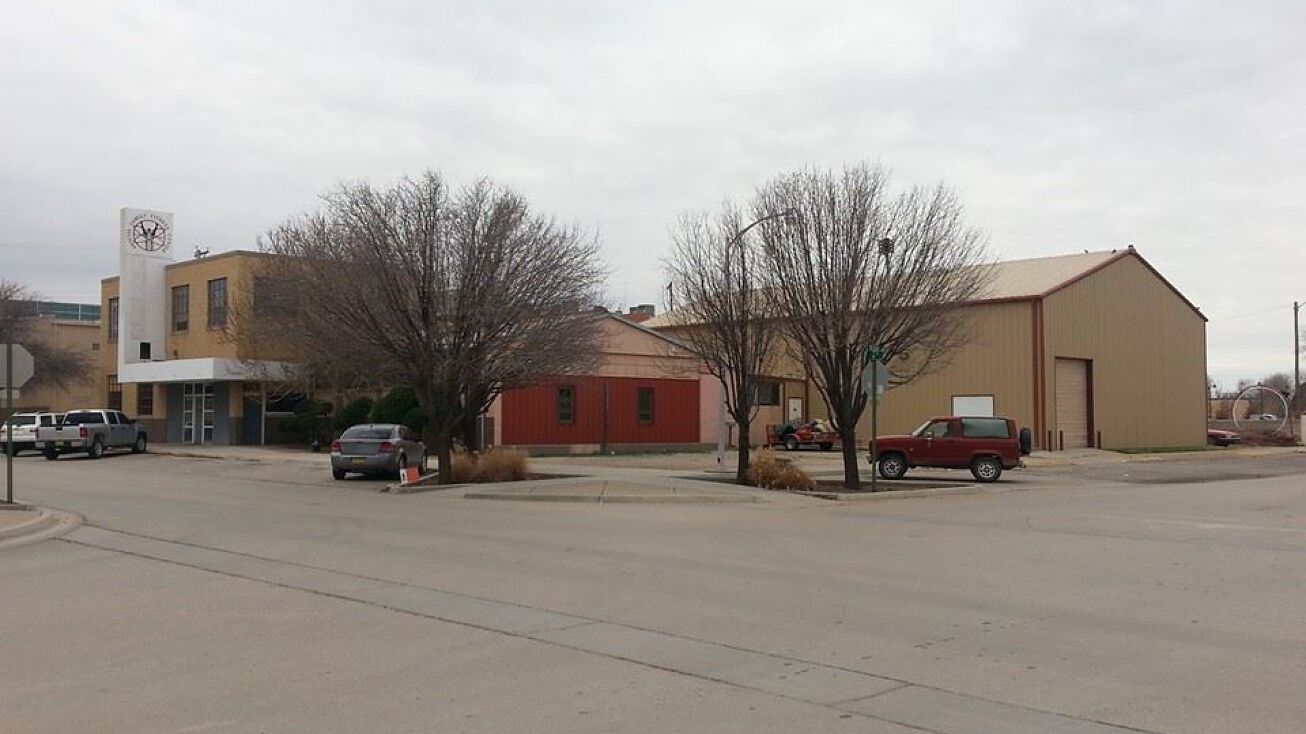 401 W Texas Ave, Artesia, NM 88210