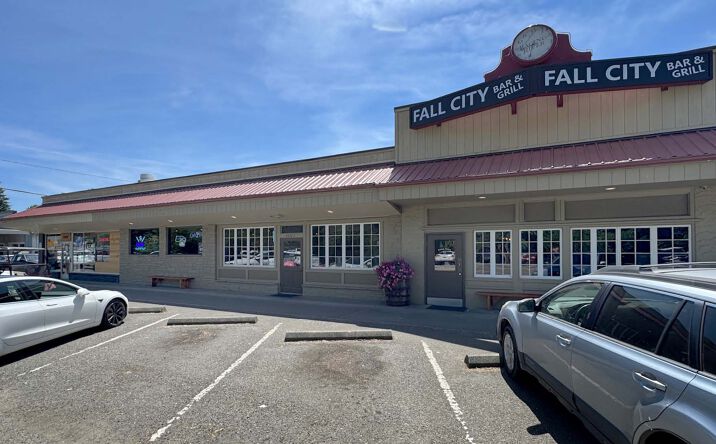 Pictures of Retail property located at 33723 & 33731 SE Redmond, Fall City, WA 98024 for sales - image #1