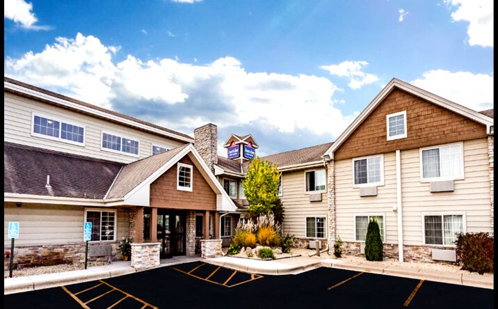 Pictures of Hospitality property located at 521  North Willow Drive, Long Lake, MN 55356, Minneapolis, MN 55411 for sales - image #1