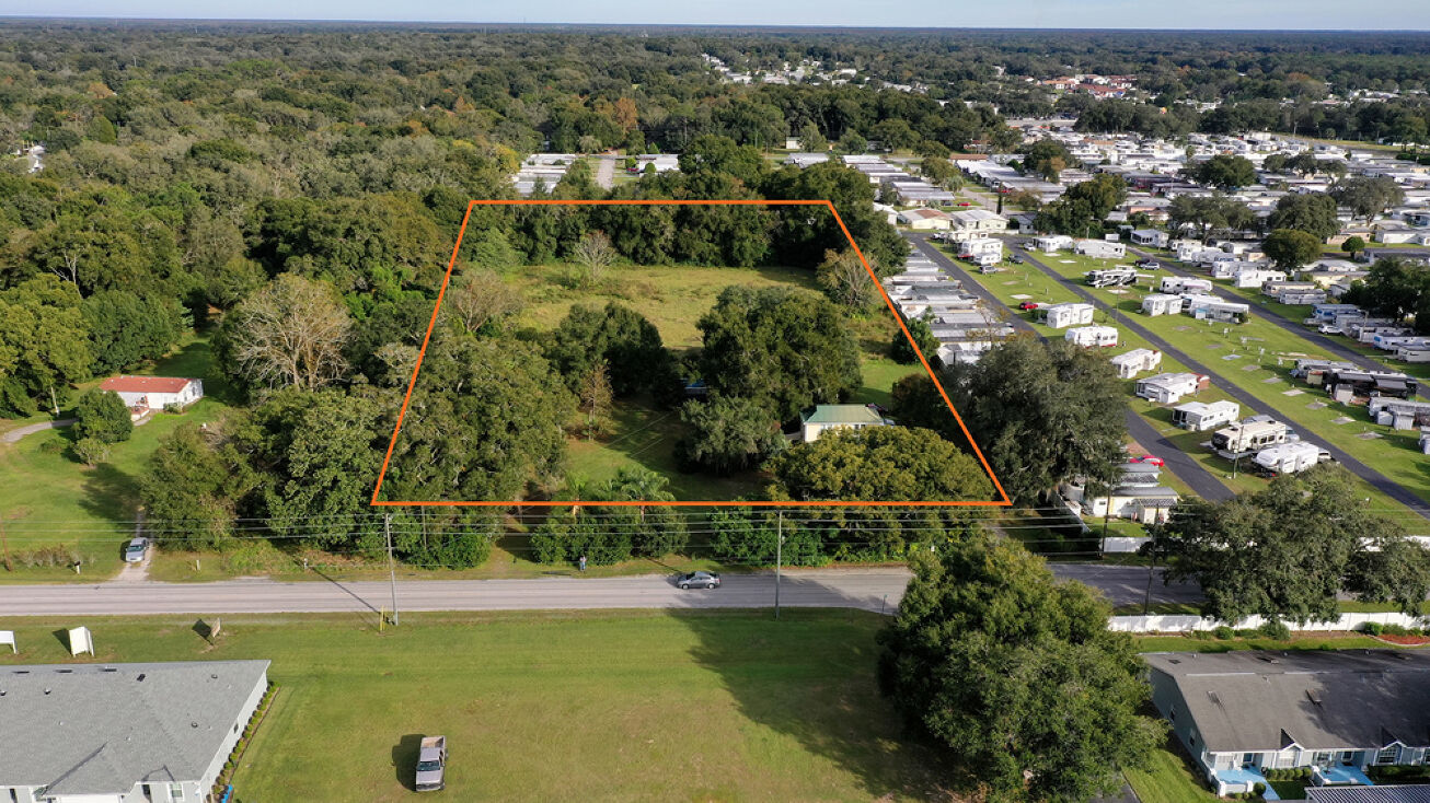 6712 and 6718 Wire Road, Zephyrhills, FL 33542