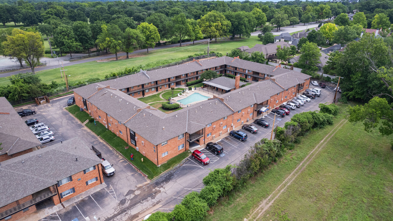 6609 S Lewis Ave, Tulsa, OK 74136