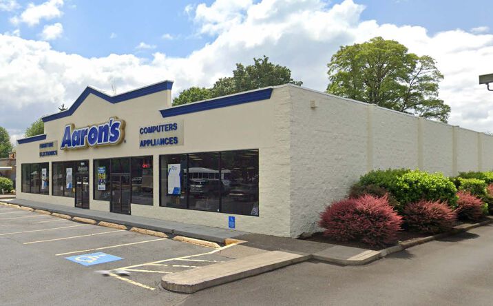Pictures of Retail property located at 1991 Olympic St, Springfield, OR 97477 for sales - image #1