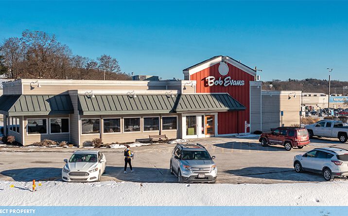 Pictures of Retail property located at 16230 Dresden Ave, East Liverpool, OH 43920 for sales - image #1