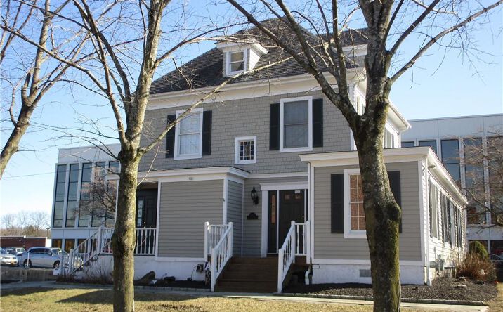 Pictures of Multifamily property located at 1952 Commerce St, Yorktown Heights, NY 10598 for sales - image #1