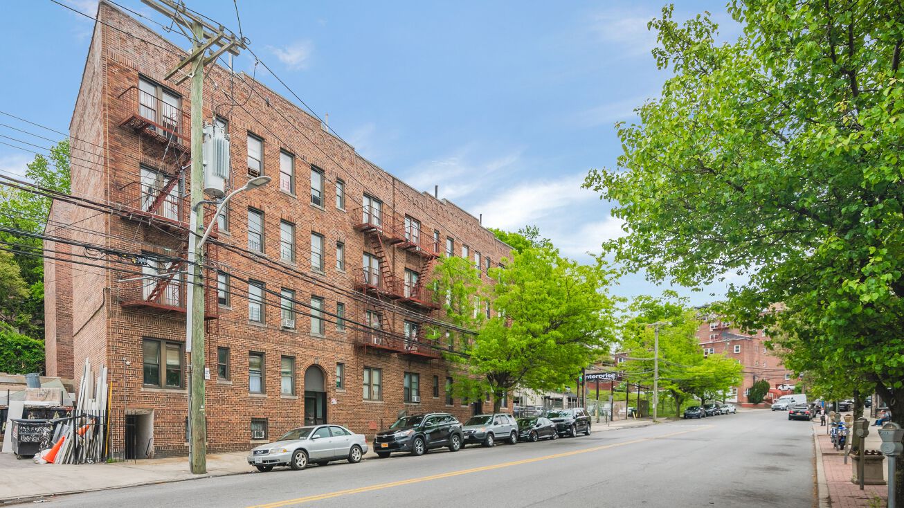 218 McLean Ave, Yonkers, NY 10705