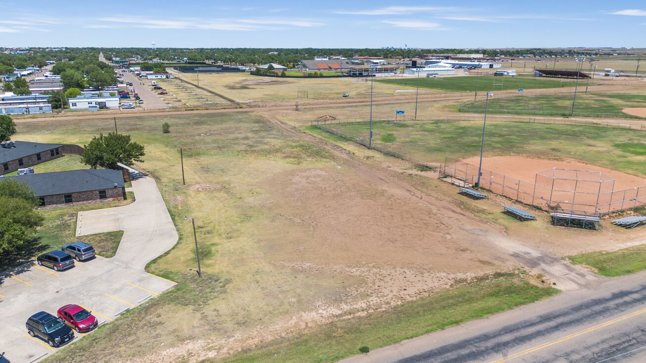 242 E 19th St, Dumas, TX 79029