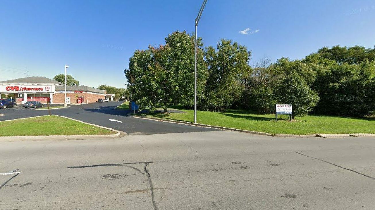 2266 N Main St, Crown Point, IN 46307