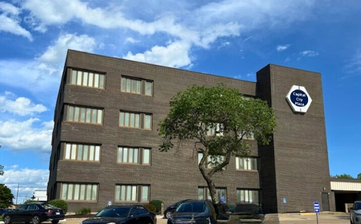 Pictures of Office property located at 3706 SW Topeka Blvd, Topeka, KS 66609 for sales - image #1