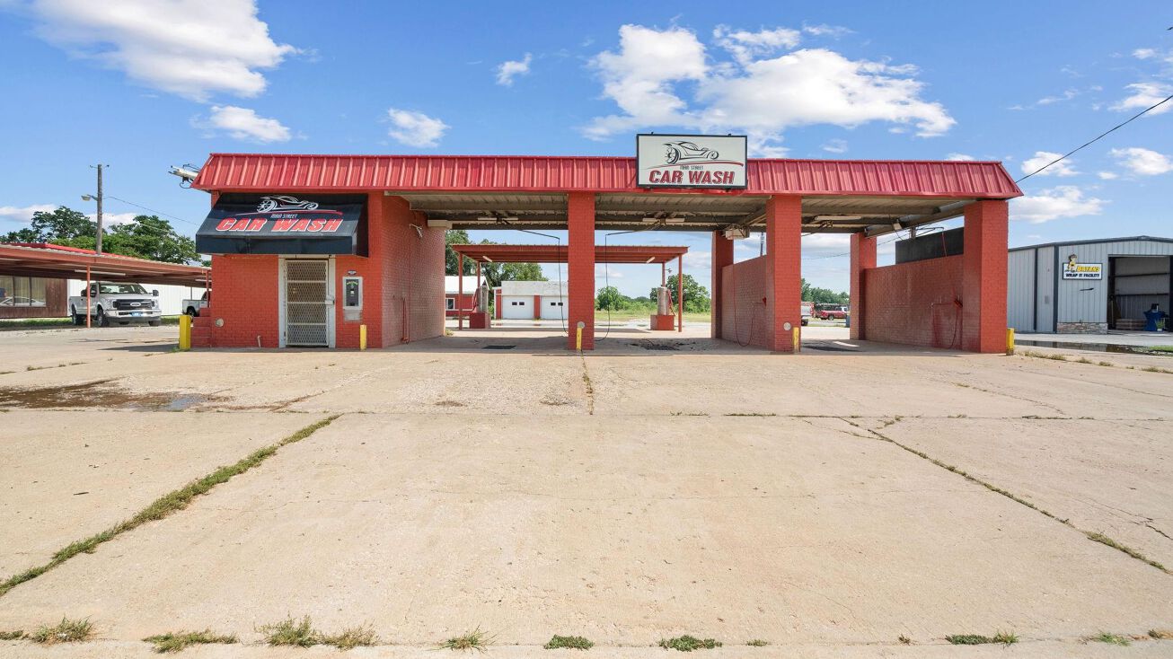 929 E Main St, Eastland, TX 76448