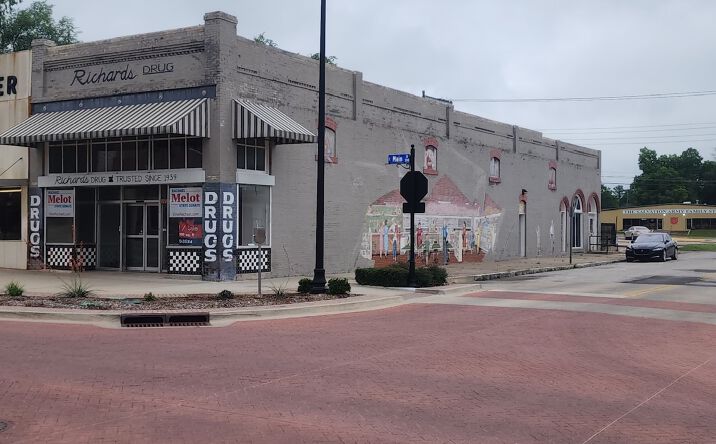 Pictures of Retail property located at 324 E Main St, Shawnee, OK 74801 for sales - image #1