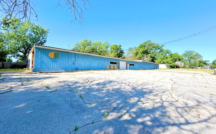 Pictures of Retail property located at 2038 Broad St, Lumpkin, GA 31815 for sales - image #1