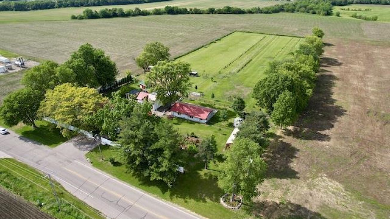 1713 E State Line Road, Beloit, WI 535119999